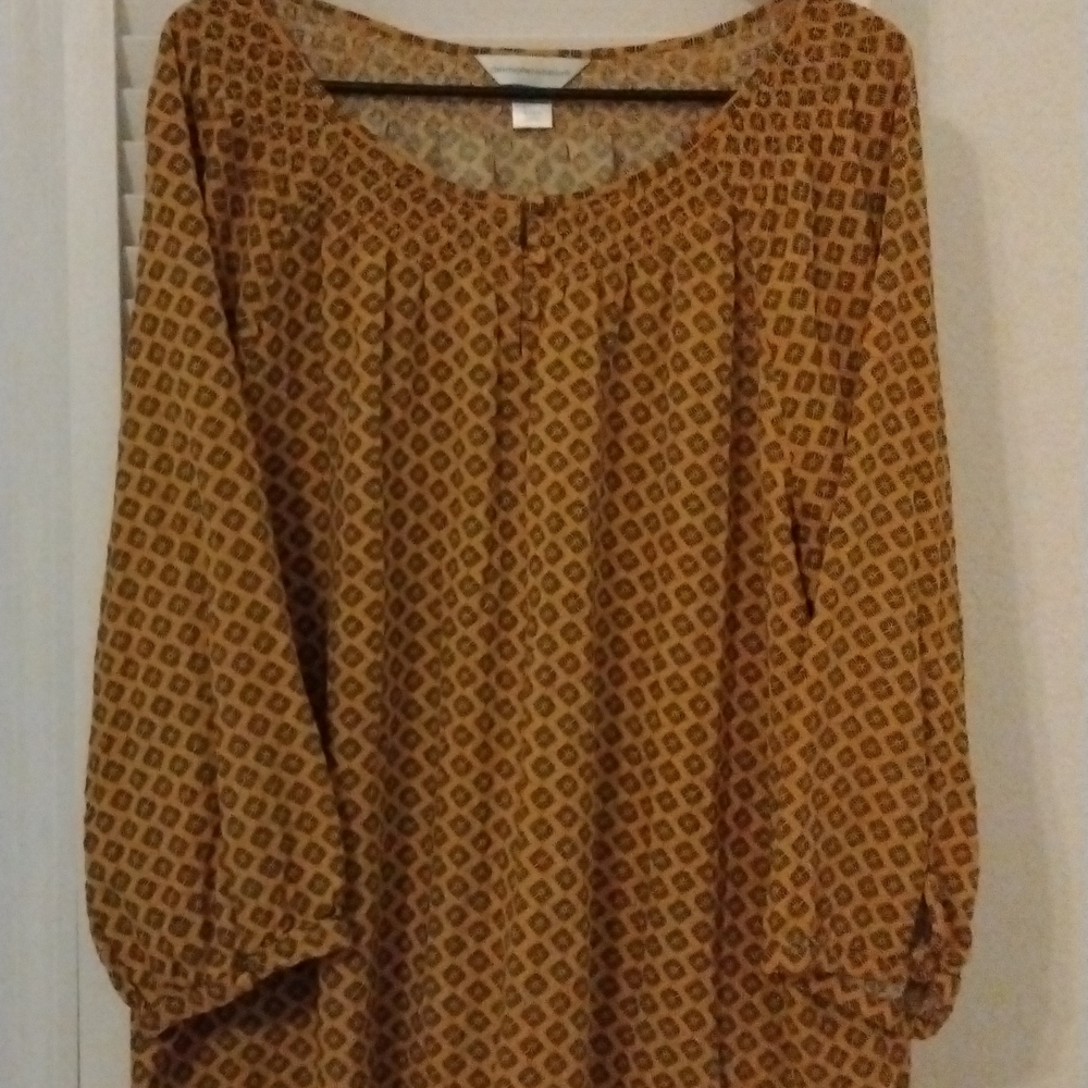 Quarter length blouse